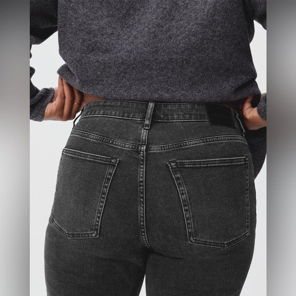 Everlane The Curvy Cheeky Straight Jean in Washed Black - Size 25 - Picture 3 of 7